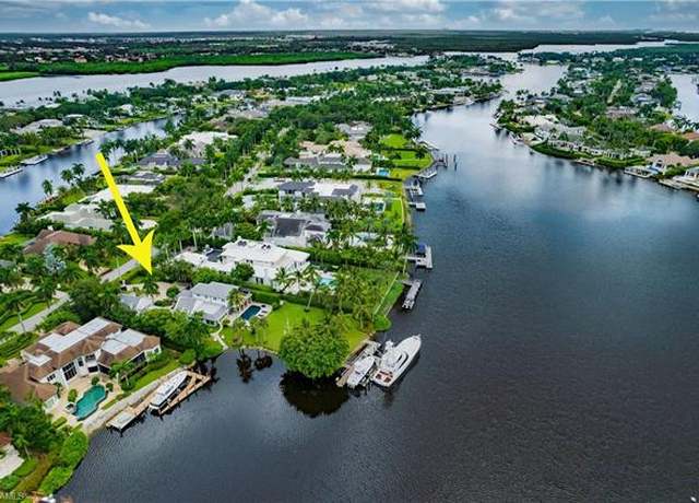 Property at 958 Spyglass Ln, Naples, FL 34102, 5 beds, 5.5 baths