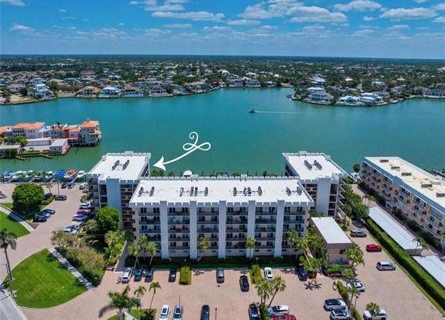 Property at 3500 Gulf Shore Blvd N #402, Naples, FL 34103, 3 beds, 2 baths