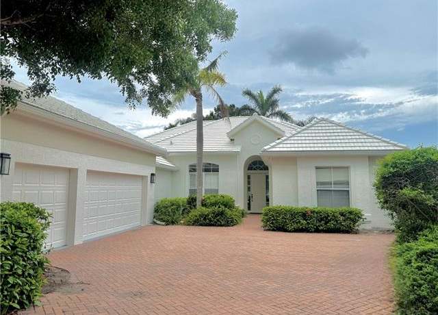 Property at 815 Ashburton Dr, Naples, FL 34110, 4 beds, 3 baths