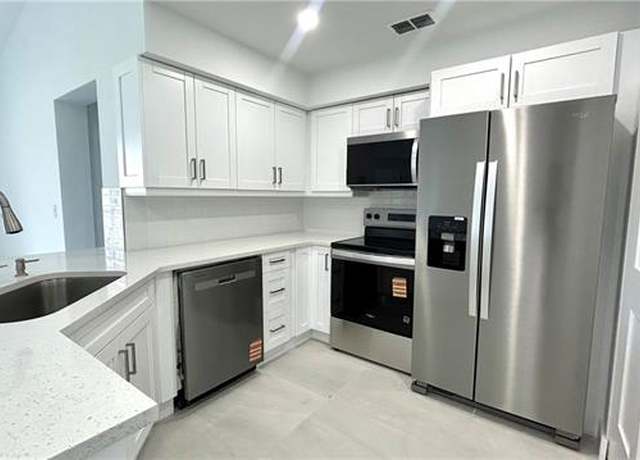 Property at 8275 Ibis Club Dr #705, Naples, FL 34104, 3 beds, 2 baths