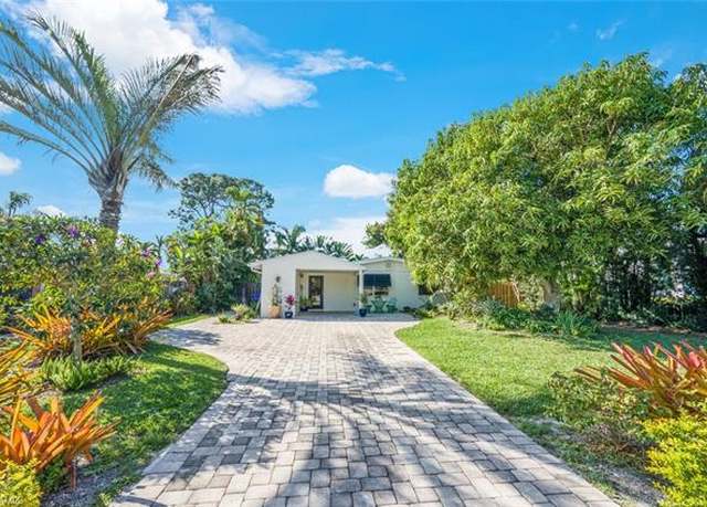 Property at 1034 6th Ln N, Naples, FL 34102, 3 beds, 1.5 baths