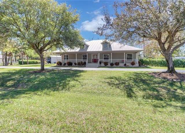 Property at 90 24th Ave NE, Naples, FL 34120, 4 beds, 3 baths