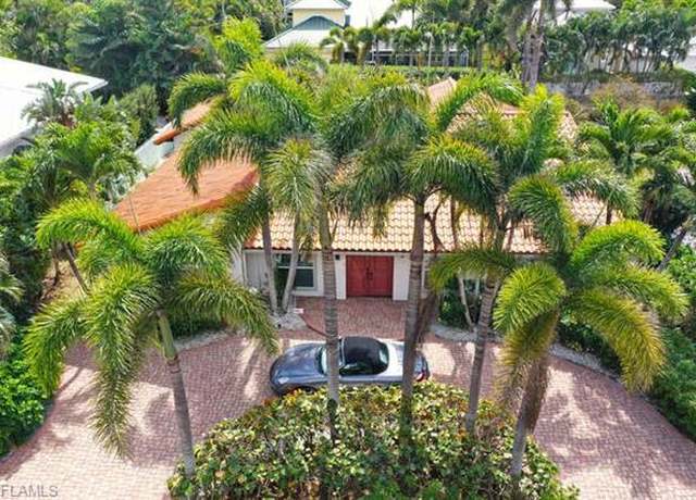 Property at 778 Broad Ct S, Naples, FL 34102, 3 beds, 3 baths