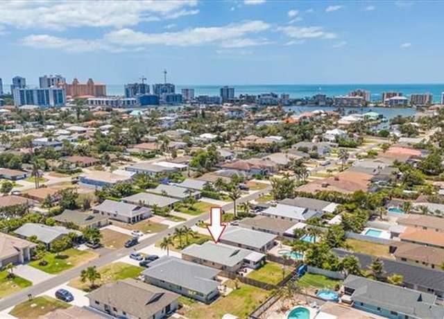 Property at 569 98th Ave N, Naples, FL 34108, 2 beds, 2 baths