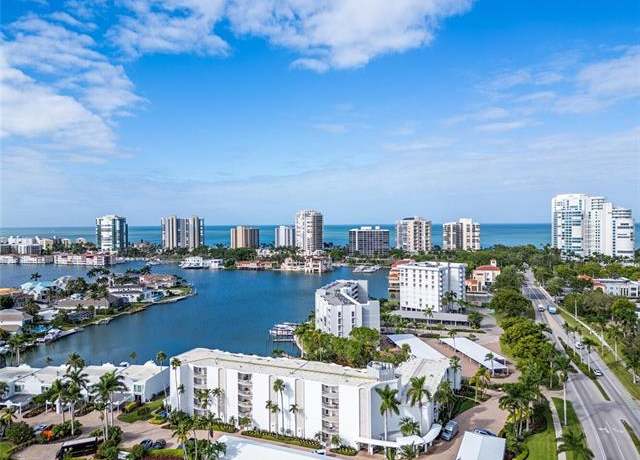 Property at 400 Park Shore Dr #102, Naples, FL 34103, 3 beds, 3 baths