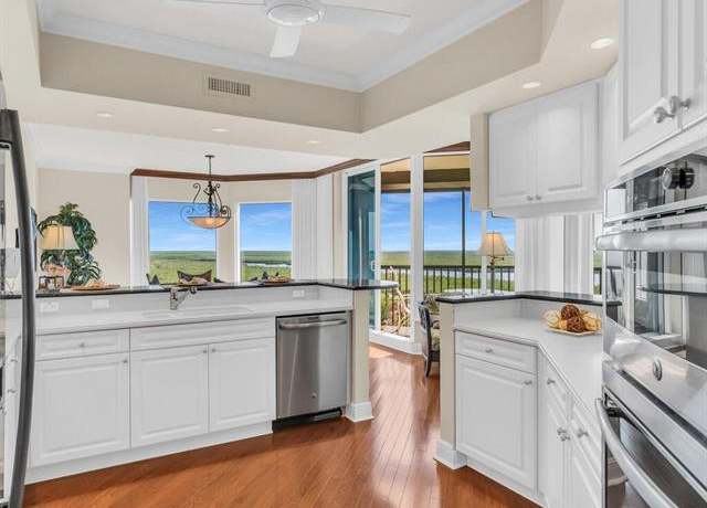 Property at 1060 Borghese Ln #1002, Naples, FL 34114, 2 beds, 2.5 baths