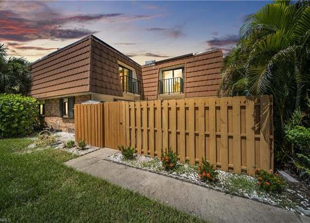 Property at 1444 Park Shore Cir #4, Fort Myers, FL 33901, 2 beds, 3 baths