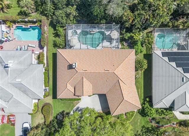 Property at 258 Monterey Dr, Naples, FL 34119, 3 beds, 2 baths