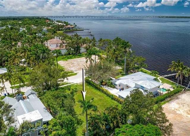 Property at 1223 Coconut Dr, Fort Myers, FL 33901