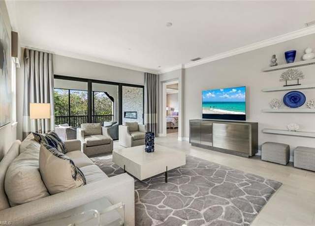 Property at 16378 Viansa Way #301, Naples, FL 34110, 3 beds, 3.5 baths