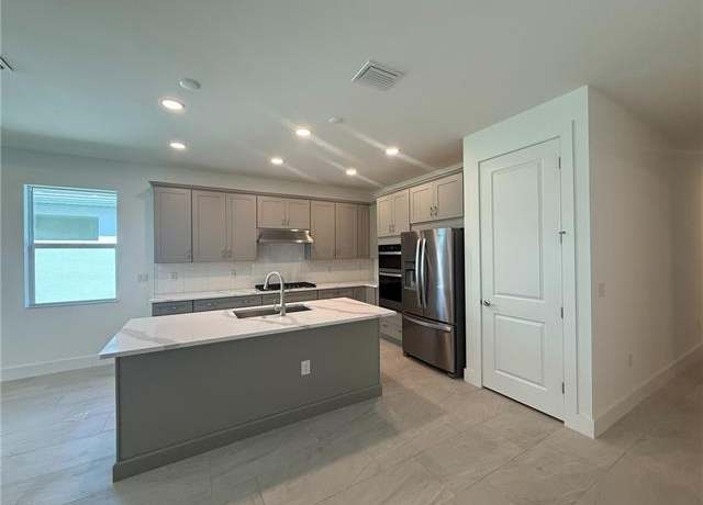 Property at 8897 Oceana Way, Naples, FL 34114, 3 beds, 2 baths