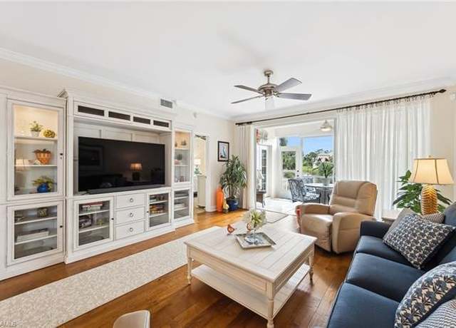 Property at 752 Wiggins Lake Dr #102, Naples, FL 34110, 2 beds, 2 baths
