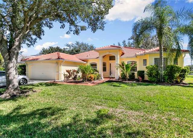 Property at 860 Grand Rapids Blvd, Naples, FL 34120, 4 beds, 3 baths