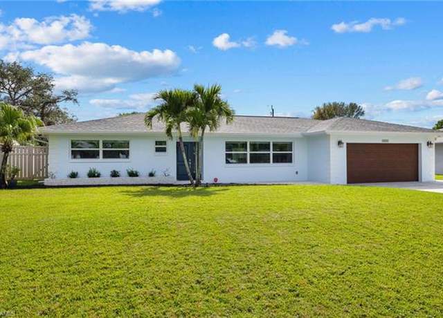 Property at 1252 Pompei Ln, Naples, FL 34103, 3 beds, 2.5 baths