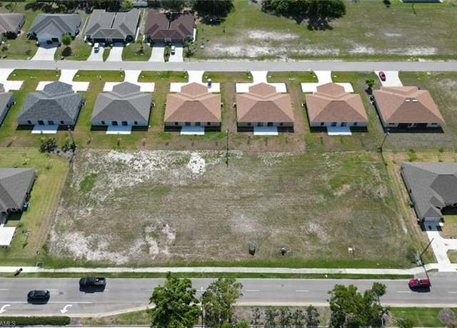 Property at 1224 Country Club Blvd, Cape Coral, FL 33990