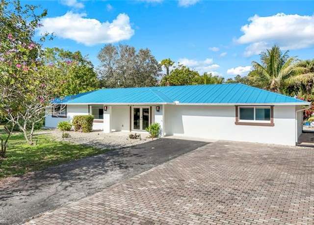 Property at 5175 Green Blvd, Naples, FL 34116, 2 beds, 2.5 baths