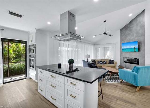 Property at 772 Reef Point Cir, Naples, FL 34108, 3 beds, 2 baths
