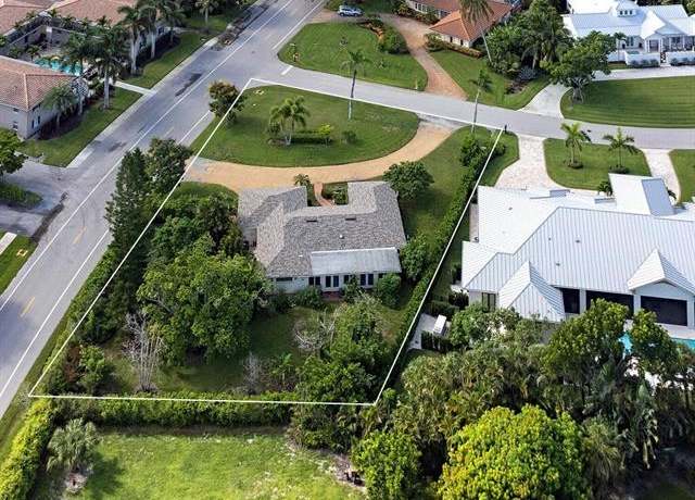 Property at 717 Rudder Rd, Naples, FL 34102, 3 beds, 2 baths