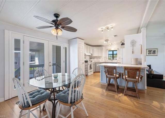 Property at 105 Calais Ct, Naples, FL 34112, 2 beds, 2 baths