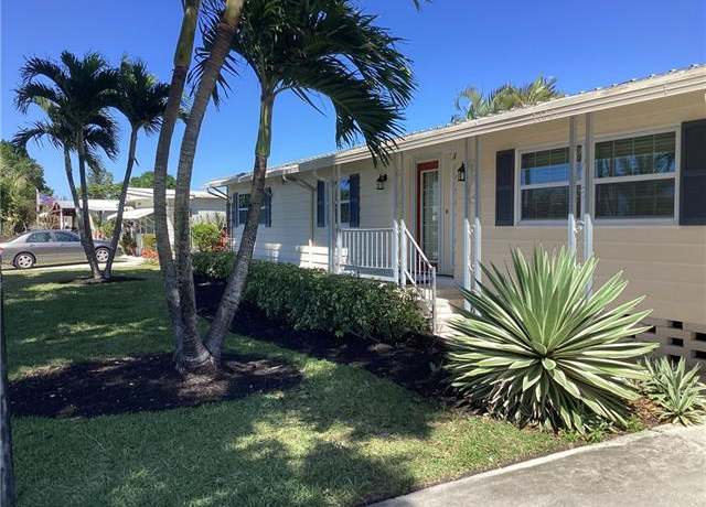 Property at 4 Chateau Way, Naples, FL 34112, 2 beds, 2 baths