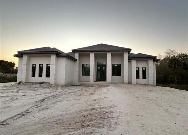 Property at 705 16th St NE, Naples, FL 34120, 3 beds, 2.5 baths
