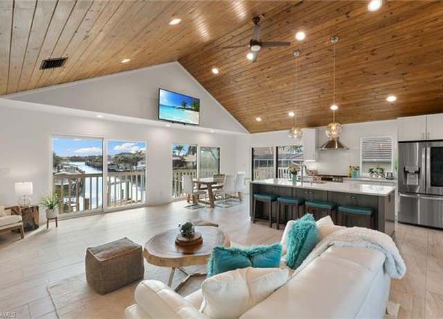 Property at 651 Partridge Ct, Marco Island, FL 34145, 3 beds, 2.5 baths
