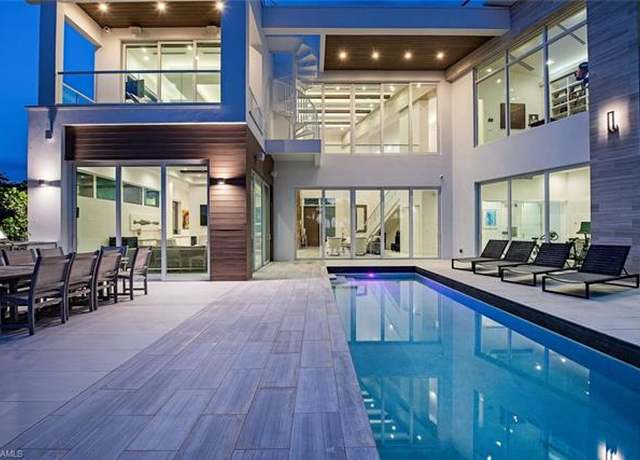Property at 5267 Starfish Ave, Naples, FL 34103, 4 beds, 4.5 baths