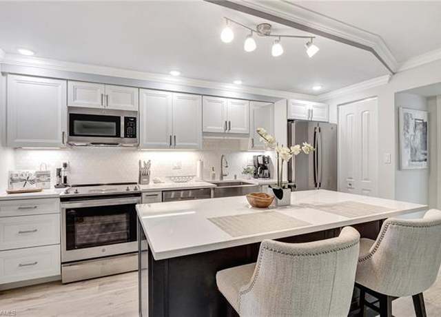 Property at 960 7th St S #103, Naples, FL 34102, 1 bed, 1 bath