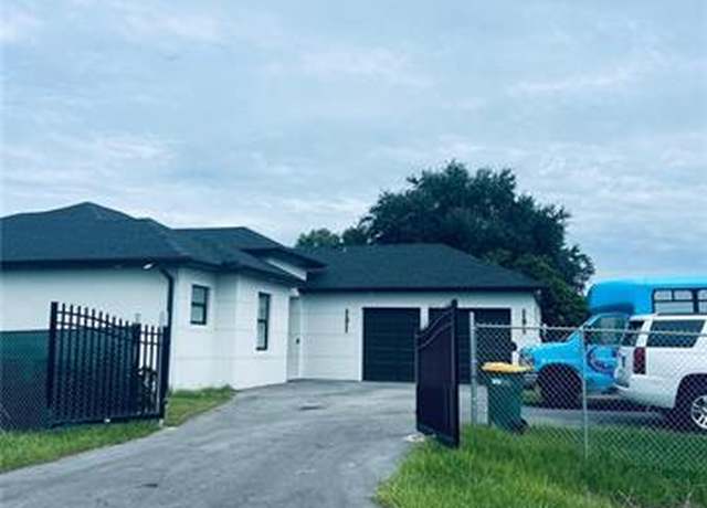 Property at 3111 Everglades Blvd N, Naples, FL 34120, 3 beds, 2 baths