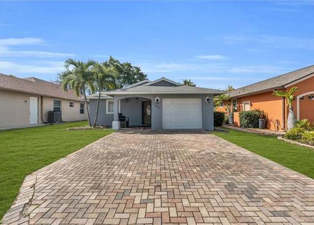 Property at 826 109th Ave N, Naples, FL 34108, 3 beds, 2 baths