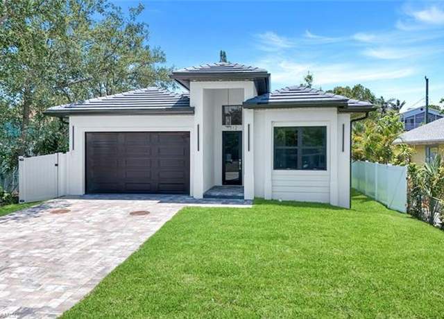 Property at 1312 Trail Terrace Dr, Naples, FL 34103, 4 beds, 3 baths