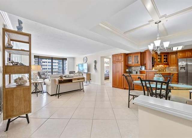 Property at 4005 Gulf Shore Blvd N #802, Naples, FL 34103, 2 beds, 2 baths