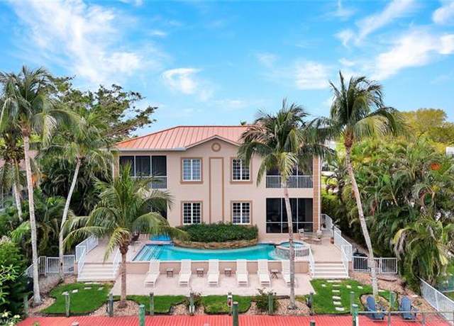Property at 1485 Chesapeake Ave, Naples, FL 34102, 2 beds, 2 baths