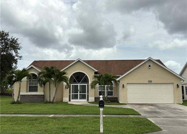 Property at 1118 Grove Dr, Naples, FL 34120, 3 beds, 2 baths