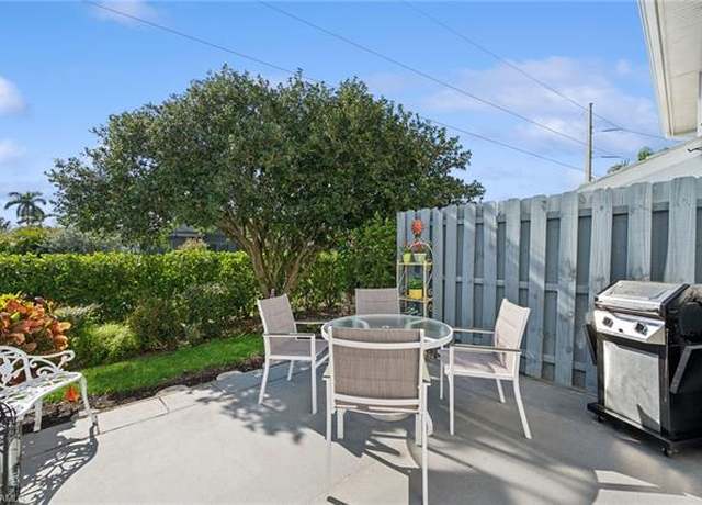 Property at 138 Marco Villas Dr Unit V5, Marco Island, FL 34145, 2 beds, 2.5 baths