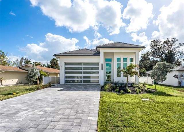 Property at 522 98th Ave N, Naples, FL 34108, 3 beds, 3 baths