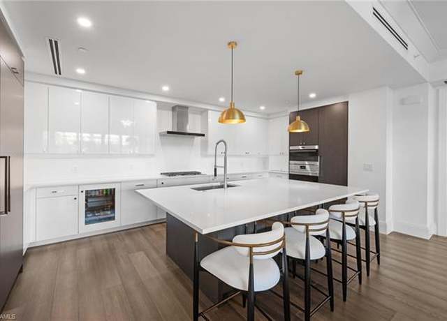 Property at 1130 3rd Ave S #215, Naples, FL 34102, 3 beds, 3.5 baths