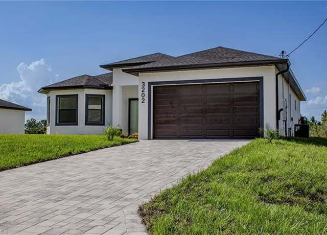 Property at 3202 72nd St W, Lehigh Acres, FL 33971, 3 beds, 2 baths