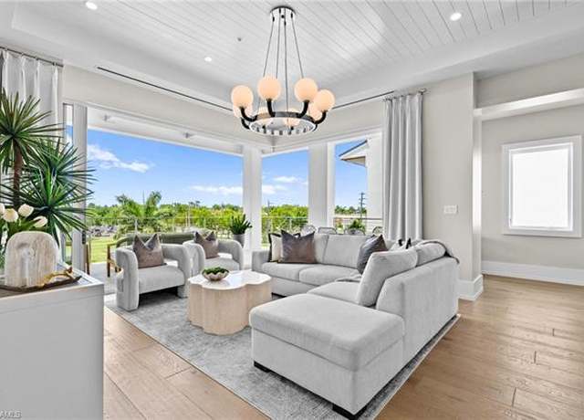 Property at 201 8th St S #301, Naples, FL 34102, 3 beds, 3.5 baths