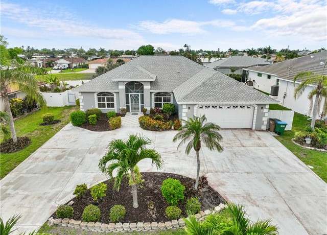 Property at 3332 SE 22nd Pl, Cape Coral, FL 33904, 3 beds, 2.5 baths