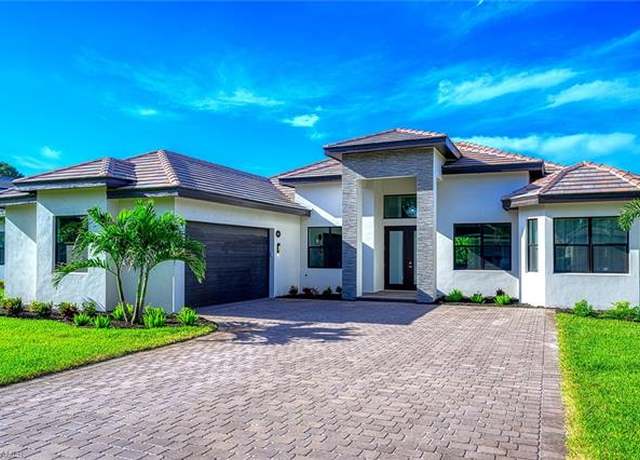 Property at 11620 Pin Oak Dr, Bonita Springs, FL 34135, 3 beds, 3 baths