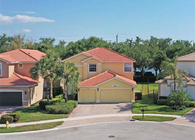 Property at 1945 Isla De Palma Cir, Naples, FL 34119, 5 beds, 3 baths