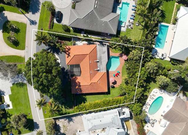 Property at 1541 Mandarin Rd, Naples, FL 34102, 3 beds, 2 baths