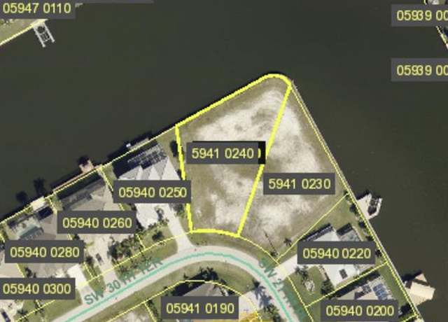 Property at 2701 SW 30th Ter, Cape Coral, FL 33914