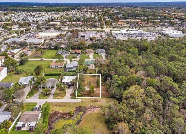 Property at 1336 West Ln, Naples, FL 34110
