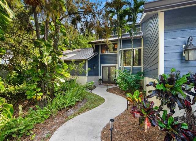 Property at 5900 Cypress Hollow Way, Naples, FL 34109, 3 beds, 2 baths