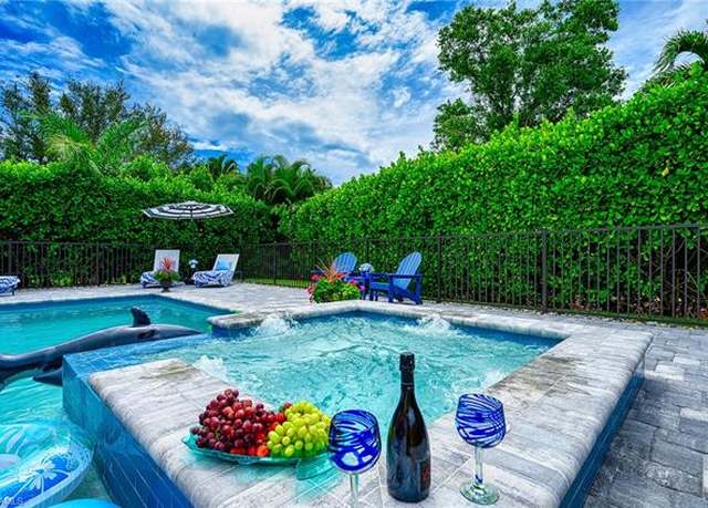 Property at 793 Teton Ct SW, Naples, FL 34104, 3 beds, 2 baths