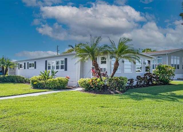 Property at 523 Charlemagne Blvd, Naples, FL 34112, 2 beds, 2 baths