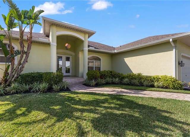 Property at 27293 Galleon Dr, Bonita Springs, FL 34135, 3 beds, 2 baths