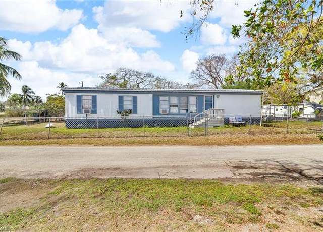 Property at 1160 Rewis Dr, Chokoloskee, FL 34138, 3 beds, 2 baths